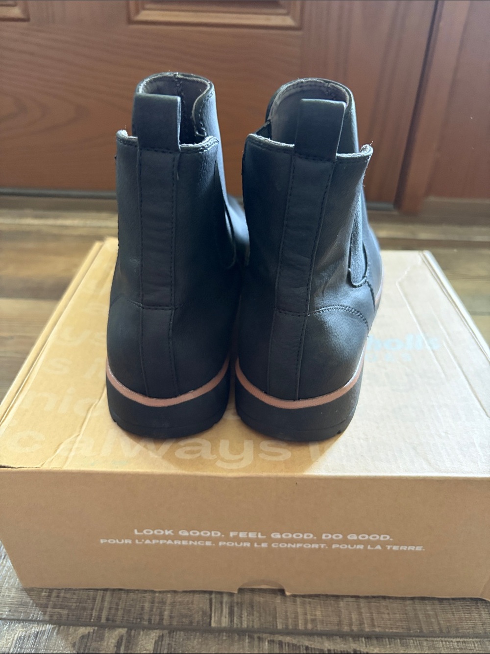 Dr. Scholl's Women’s Black Chelsea Ankle Boots with Tan Accent Size 9.5 - Picture 4 of 10